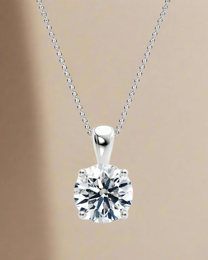 Lyon Round Lab-Grown Diamond Pendant in 18k Gold – D Colour, VVS1 Clarity