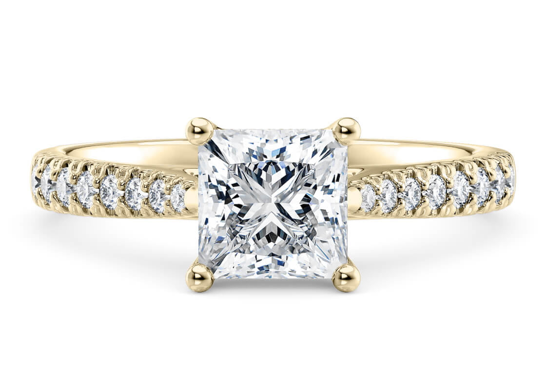 Sandstone Princess Cut Diamond Band in 18K Gold – Elegant Band for Women