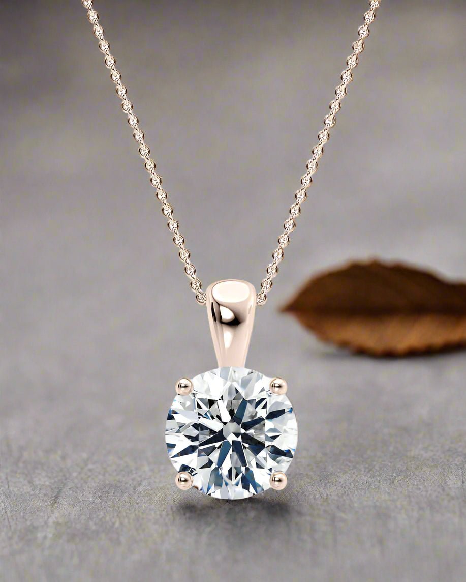Lyon Round Lab-Grown Diamond Pendant in 18k Gold – D Colour, VVS1 Clarity